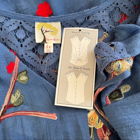 Fig and Flower Blue Blouse with Embroidered Floral Detail 1X - Picture 8 of 10